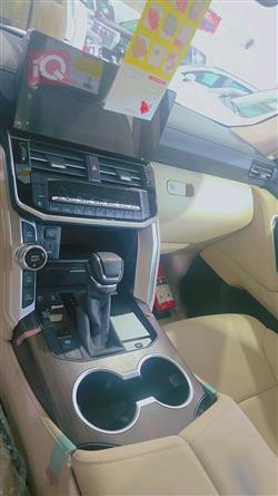 تۆیۆتا لاند کروزەر